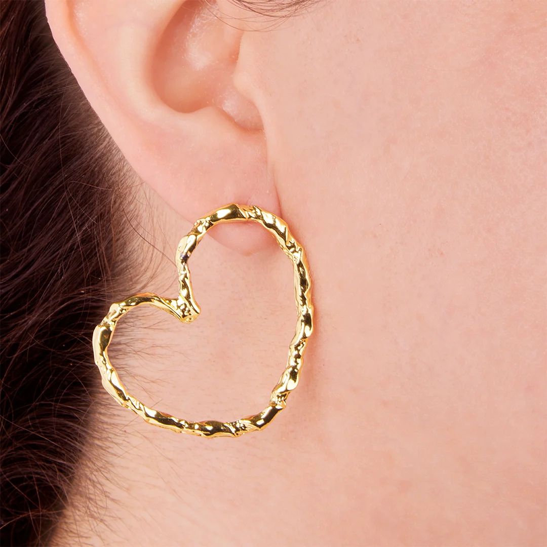ARETES ARO CORAZÓN TEXTURIZADO DORADO 94048
