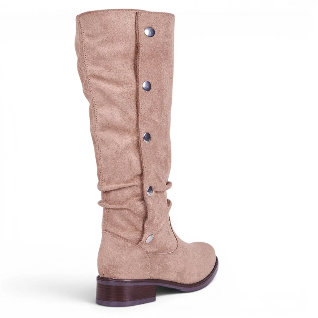 BOTA CON APLICACIONES METÁLICAS TAUPE 55142 - Image 4