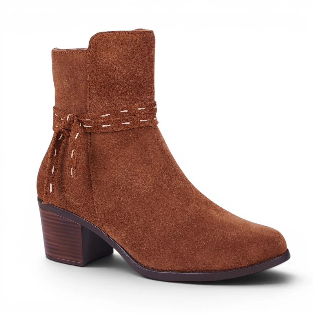 BOTA GAMUZA CON CINTILLO MIEL 15217