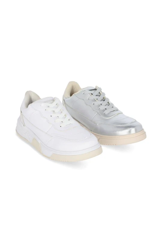 DÚO DE TENIS CASUAL BLANCO Y PLATA CON CINTAS DUO577
