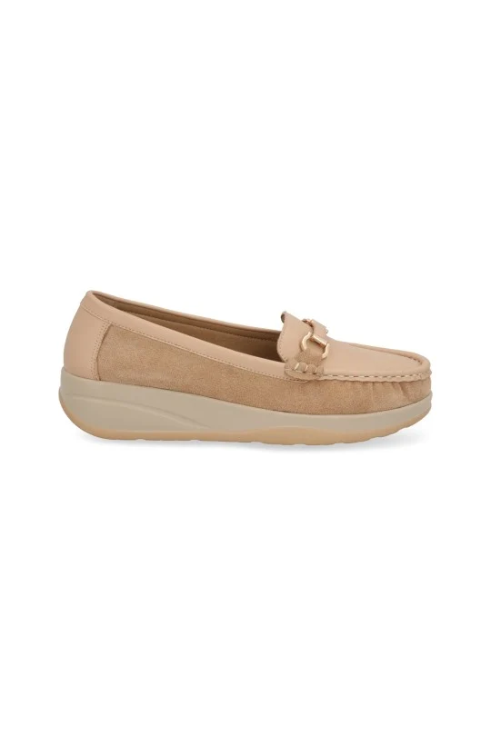 MOCASIN BEIGE CON PERFORADO Y APLICACIÓN 70442 - Image 2