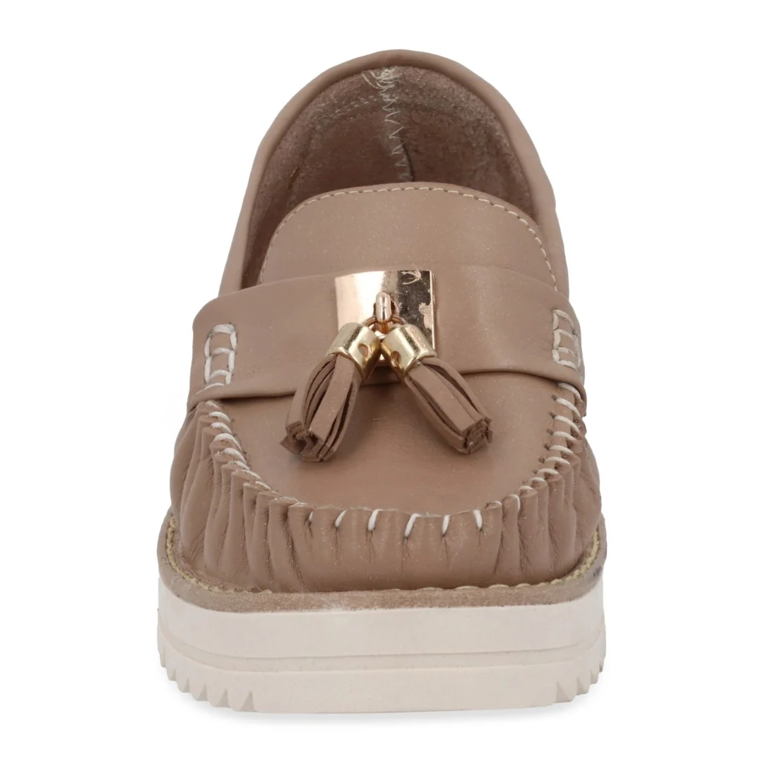 MOCASÍN CASUAL BEIGE CON HERRAJE Y BORLAS 03330 - Image 3
