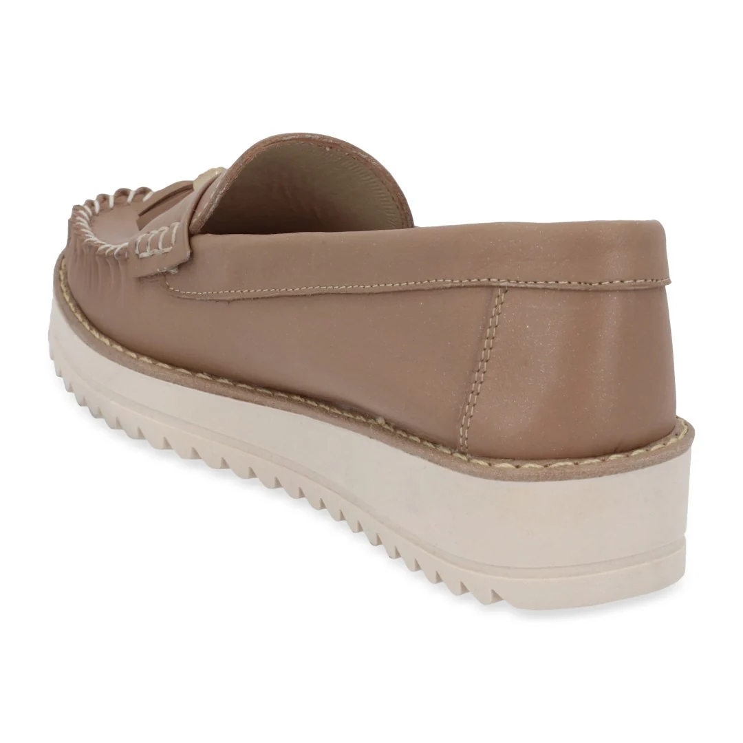 MOCASÍN CASUAL BEIGE CON HERRAJE Y BORLAS 03330 - Image 4