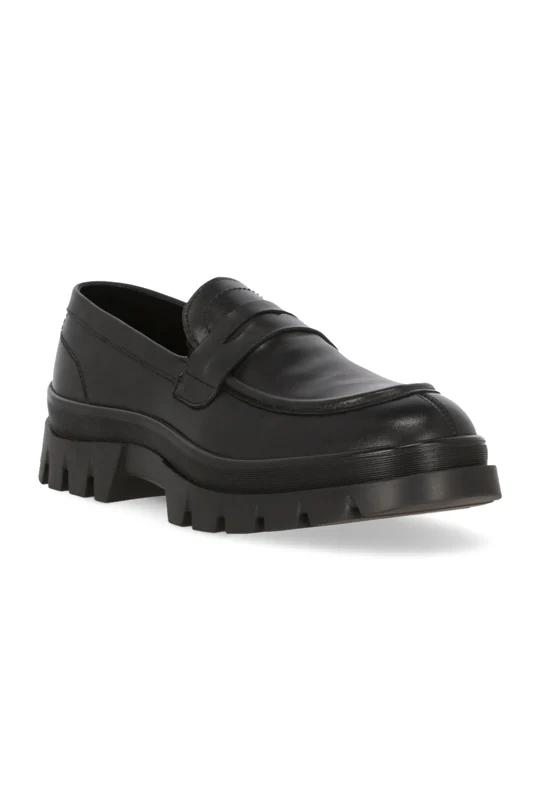 Mocasín de piso negro piel 41009