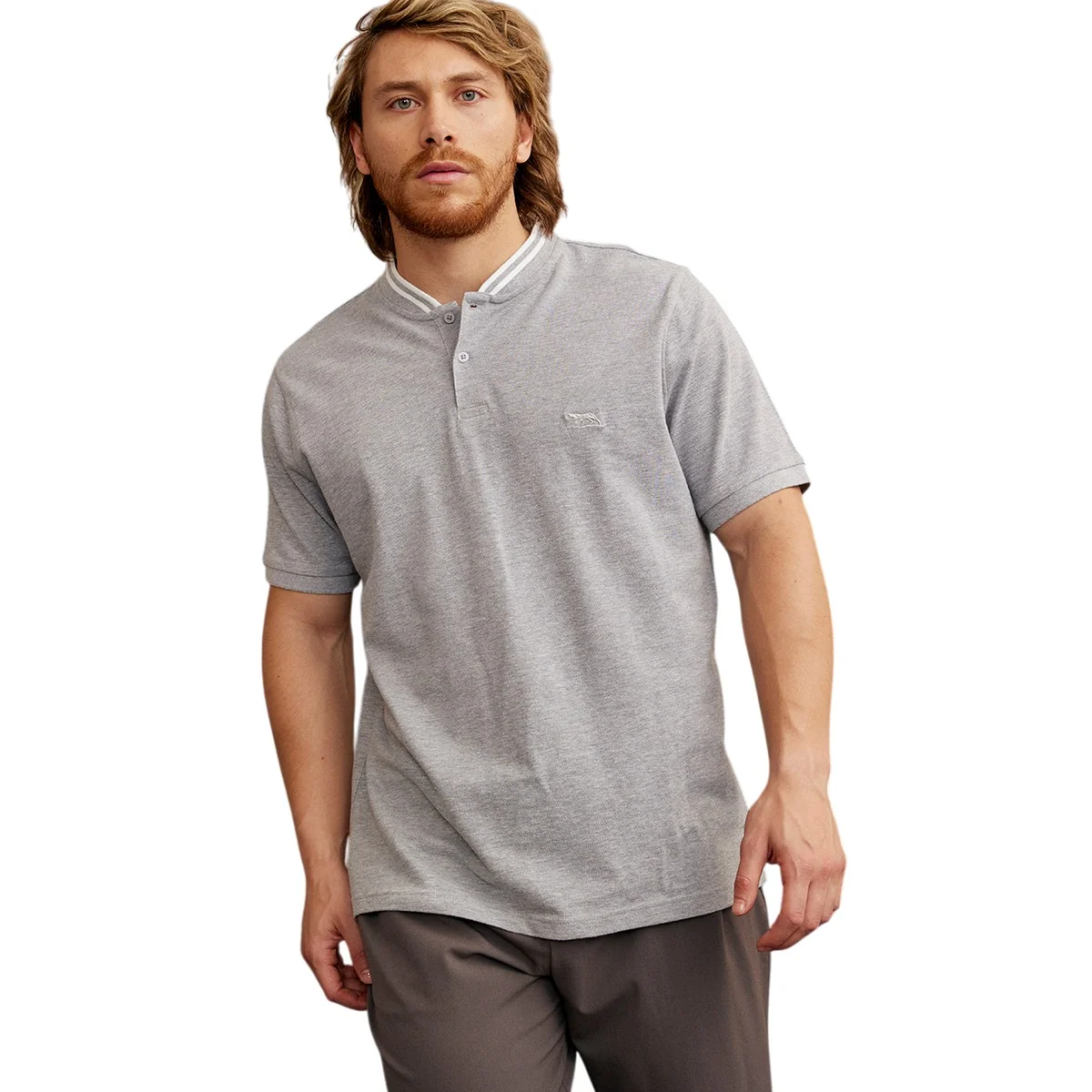 PLAYERA CUELLO MAO CON CREMALLERA GRIS 96280