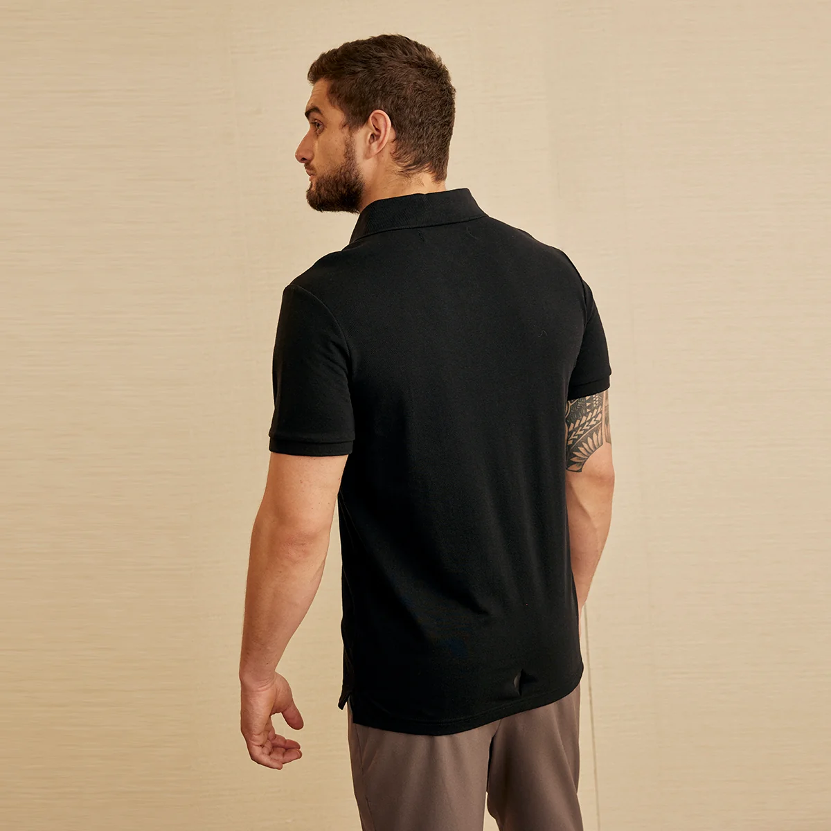 PLAYERA TIPO POLO BOLSILLO DECORATIVO NEGRO 95265 - Image 3