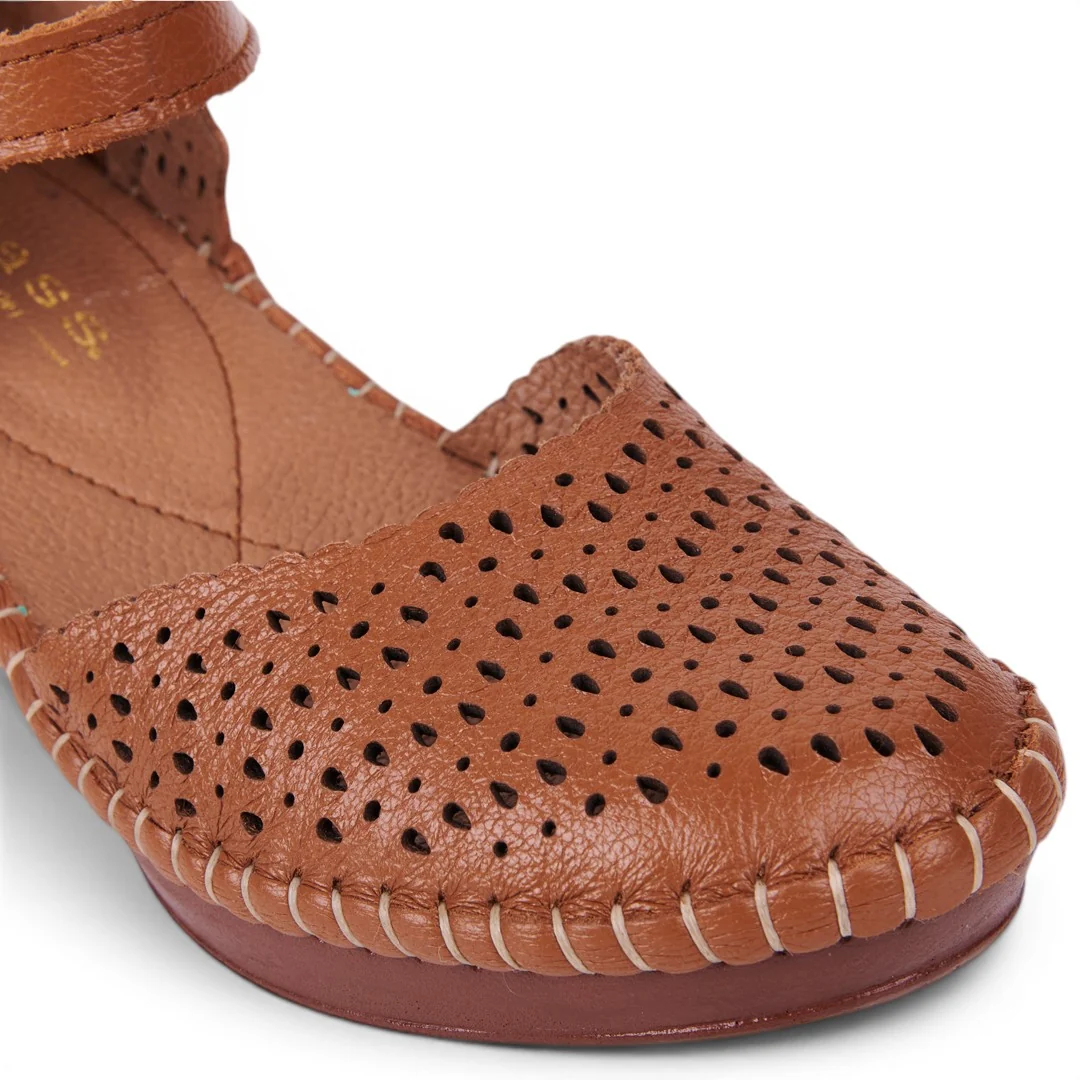 SANDALIA CALADA CON PLATAFORMA MIEL 15219 - Image 6