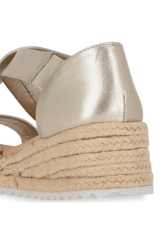 SANDALIA CASUAL ORO CON ELASTICO DE AJUSTE 18615 - Image 6