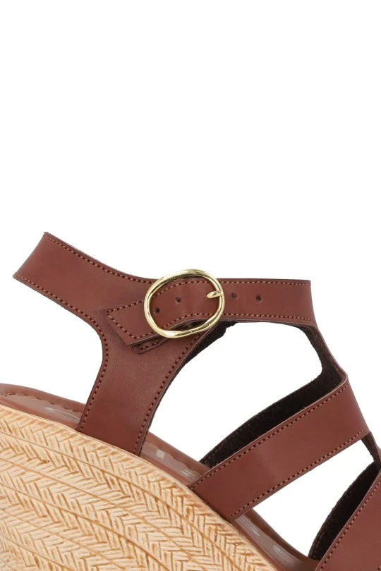 SANDALIA DE PLATAFORMA MIEL CON HEBILLA 89219 - Image 6