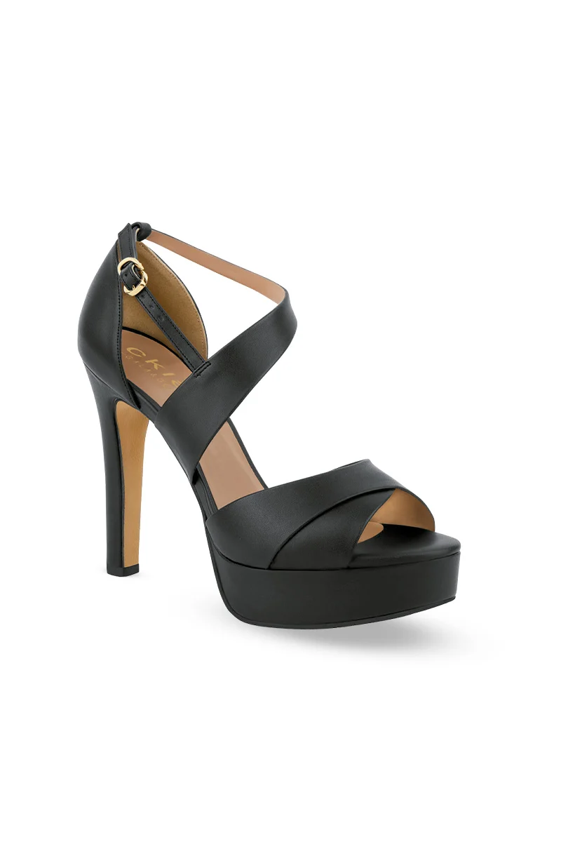 Sandalia de tacón color negro 03525