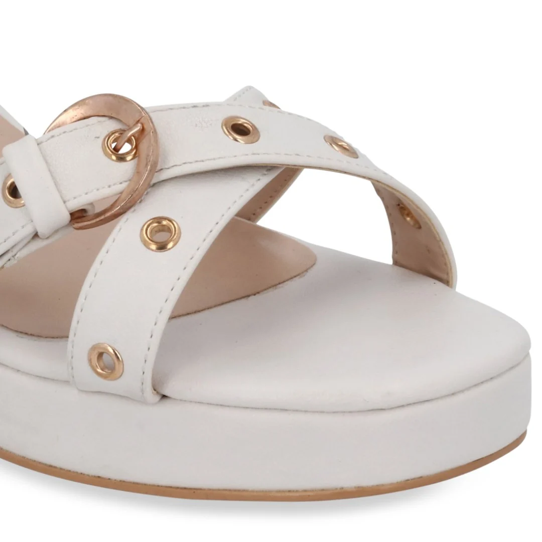 SANDALIA DE TACÓN IVORY CON OJILLOS 67138 - Image 6
