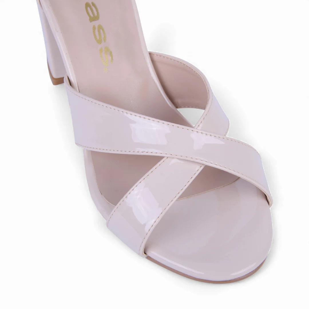 SANDALIA DE TACÓN IVORY CON PULSERA 27813 - Image 6