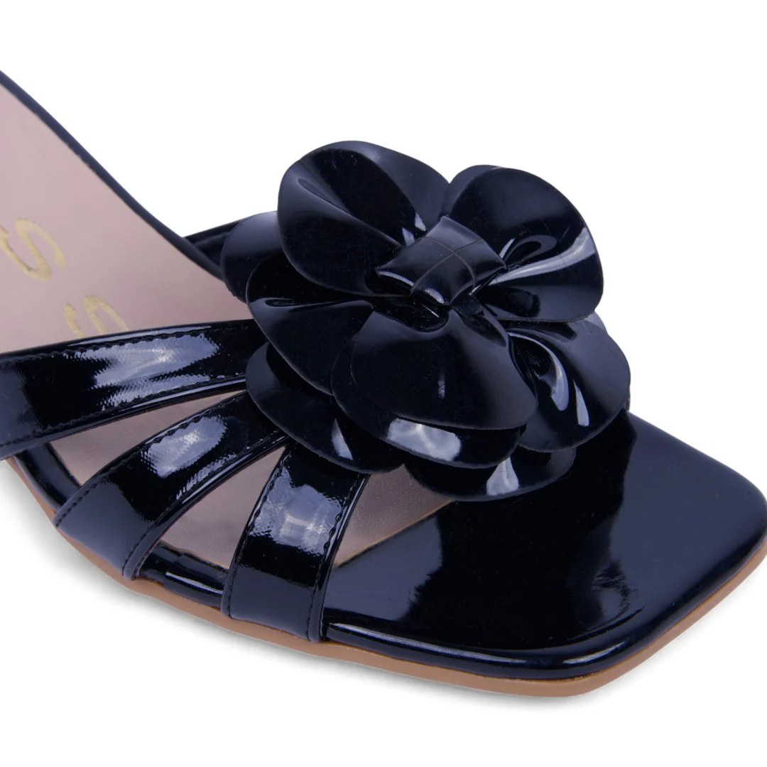 SANDALIA DE TACÓN NEGRO FLOR 21659 - Image 6