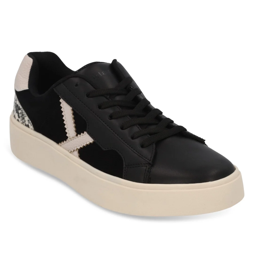 TENIS DE PISO NEGRO ESTAMPADO 56224