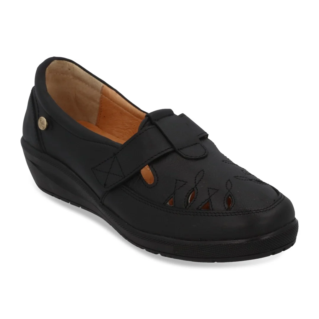 ZAPATO DE PISO MUJER NEGRO DE PIEL CON CONTACTEL 24026