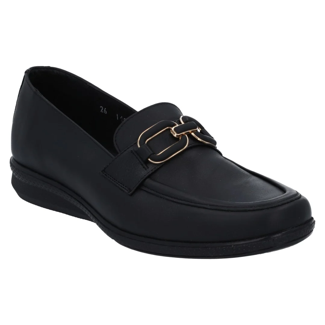 ZAPATO DE PISO NEGRO DE PIEL CON HERRAJE 08406